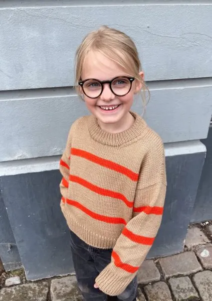 Hovedbilde Marseille Sweater Junior PetiteKnit oppskrift*