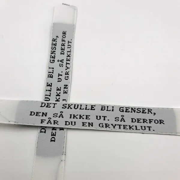 Hovedbilde Det skulle bli genser, den så ikke ut. Så derfor får du en ...