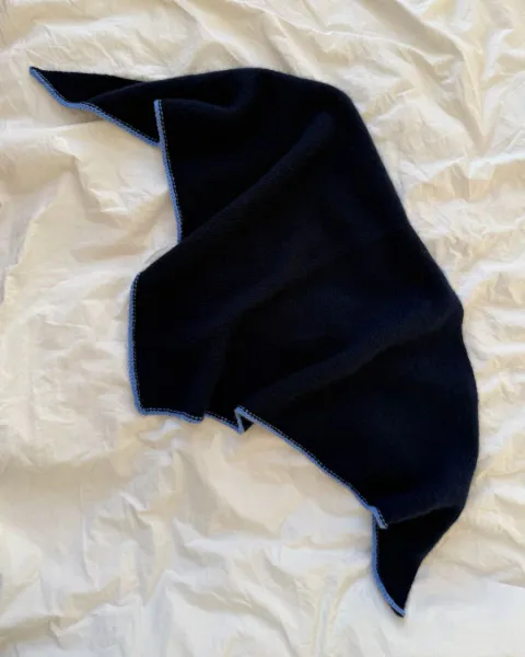 Hovedbilde Uma Scarf oppskrift PetiteKnit