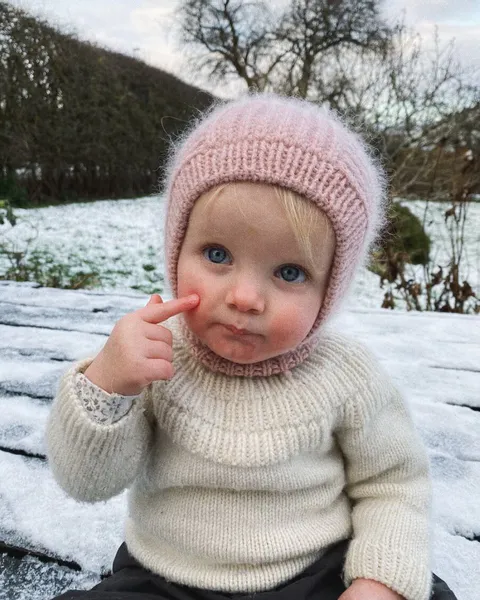Hovedbilde November Balaclava Mini PetiteKnit mønster