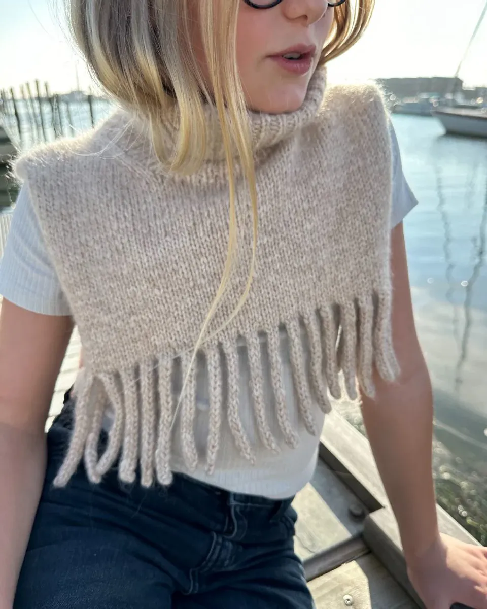 Nora Neck fra PetiteKnit oppskrift