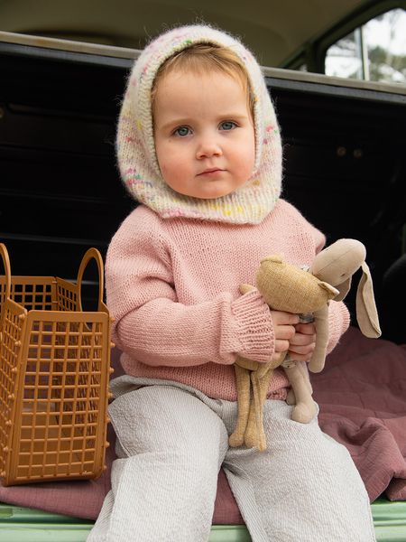 Hovedbilde  2506-3 Hugsy Hood Junior oppskrift fra Sandnes garn*