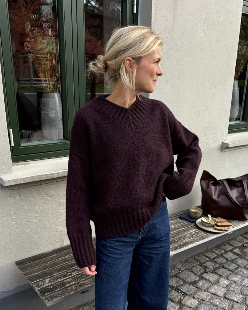 Hannah Sweater V-neck dame fra PetiteKnit oppskrift