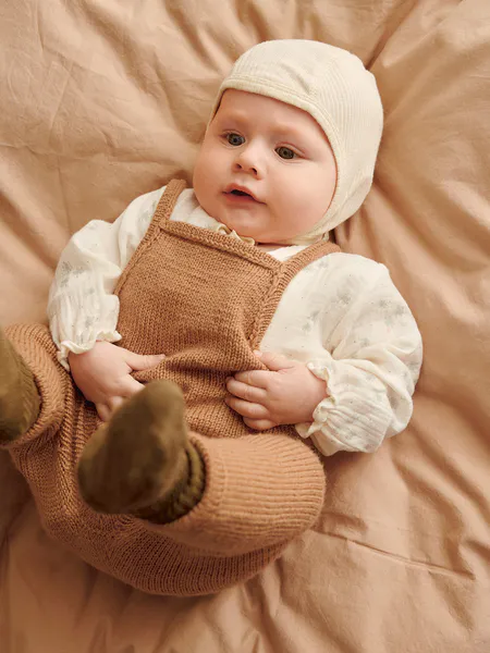 Hovedbilde 2413-7 Bunny Pants til baby fra Sandnes garn