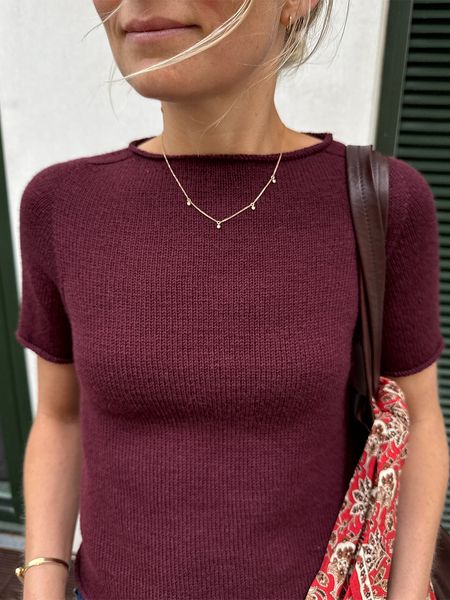 Hovedbilde Ivy Tee fra PetiteKnit oppskrift*